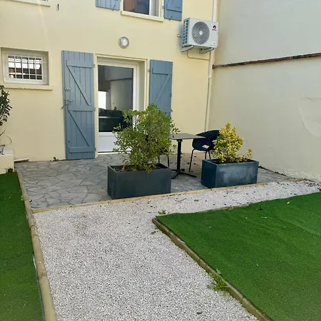 Le Patio, T2 En Centre Appartement *